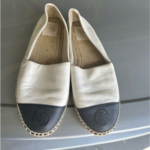 Tory Burch flat (too small)